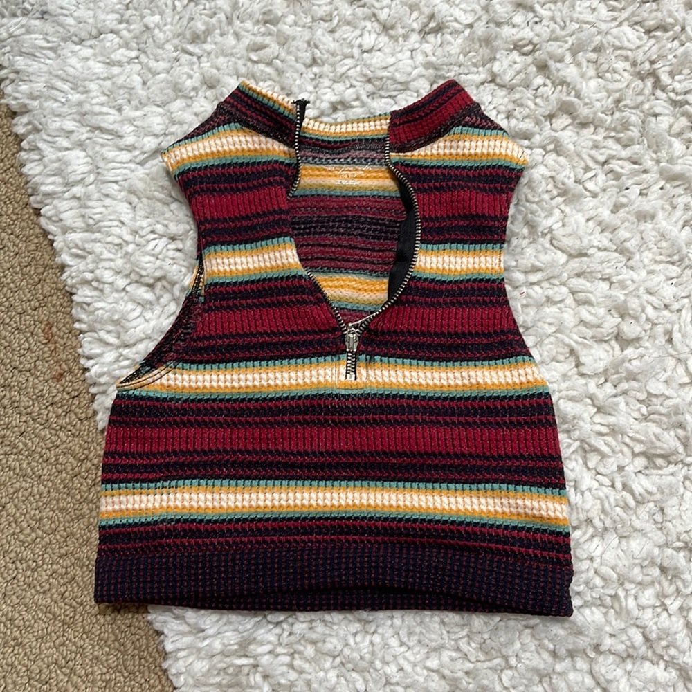 NWOT urban outfitters cropped zip up